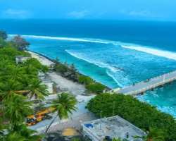 The island has some eye-catching places such as coir industries and coconut palms which are worth viewing.